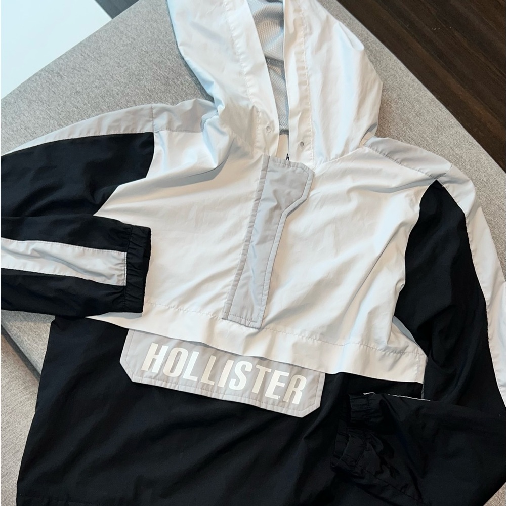 Hollister Black and Gray Windbreaker